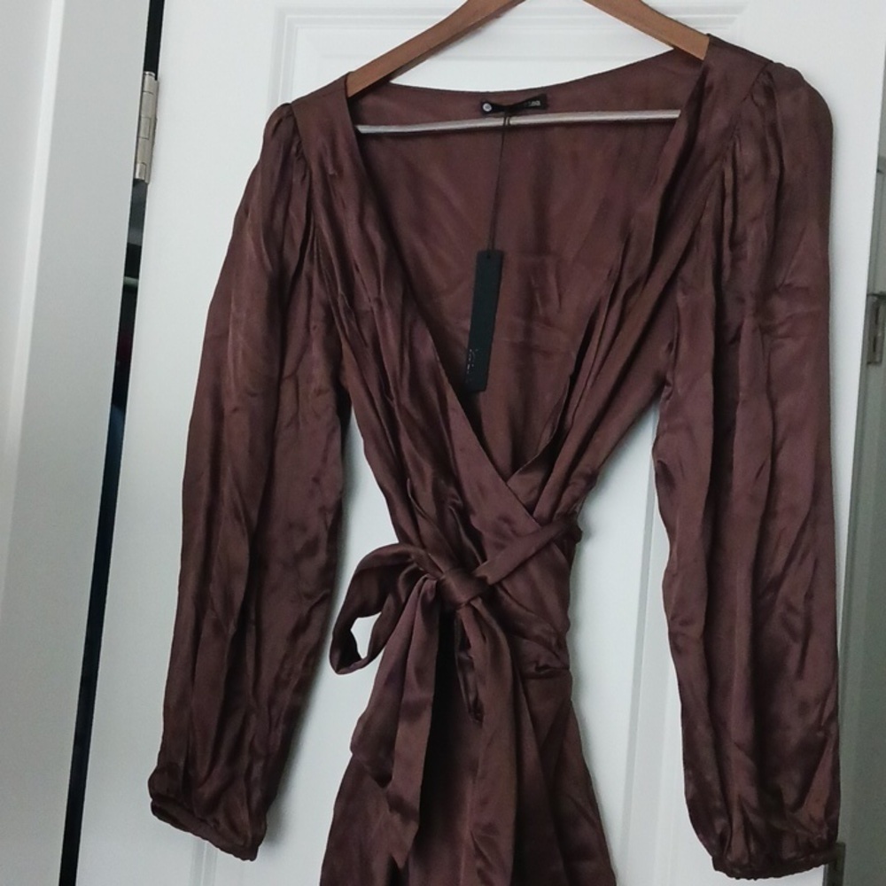 NWT Krisa Puff Sleeve Wrap Dress in Cocoa - Picture 3 of 9